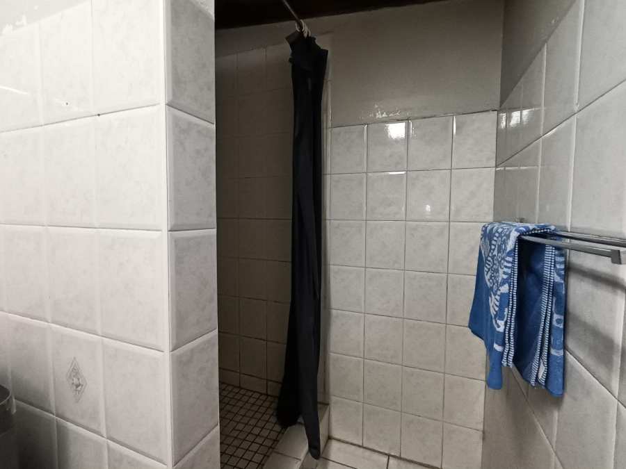 6 Bedroom Property for Sale in Heuwelsig Free State